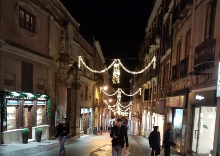 Natale In Centro A Cagliari Via Garibaldi 1